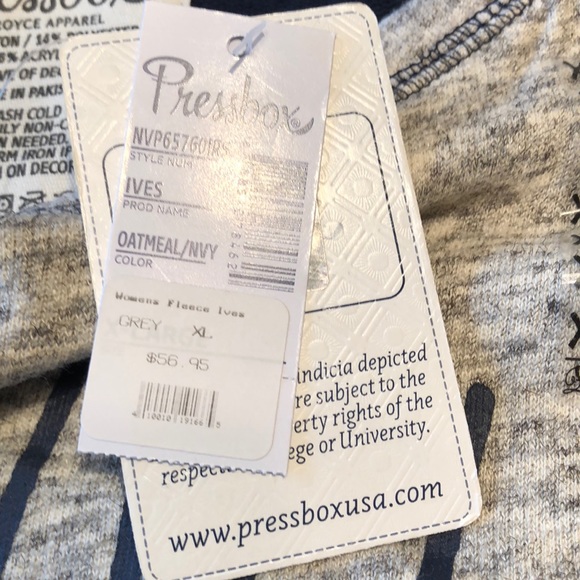 NWT Women NASHVILLE PREDATORS Sweatshirt Xlarge - Picture 5 of 6